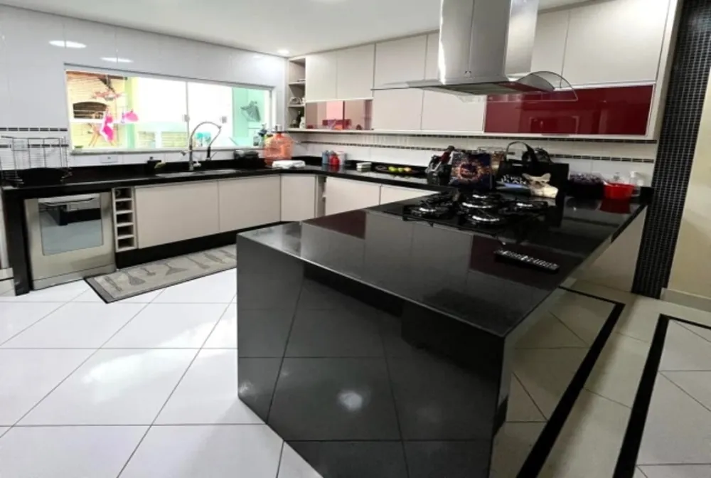 Sobrado, 3 quartos, 220 m² - Foto 2