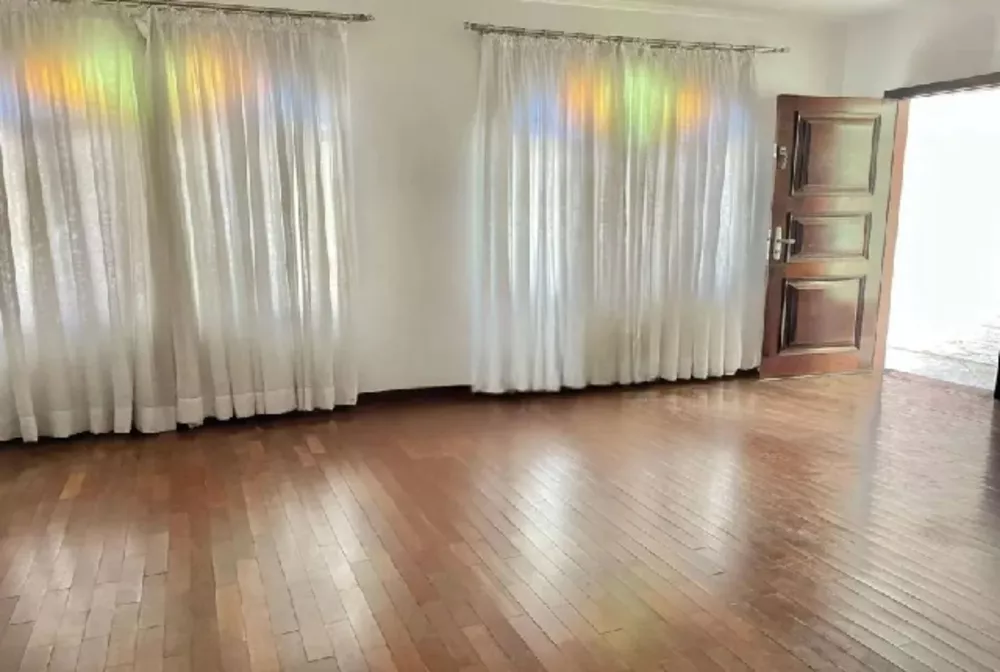 Sobrado à venda com 4 quartos, 300m² - Foto 1