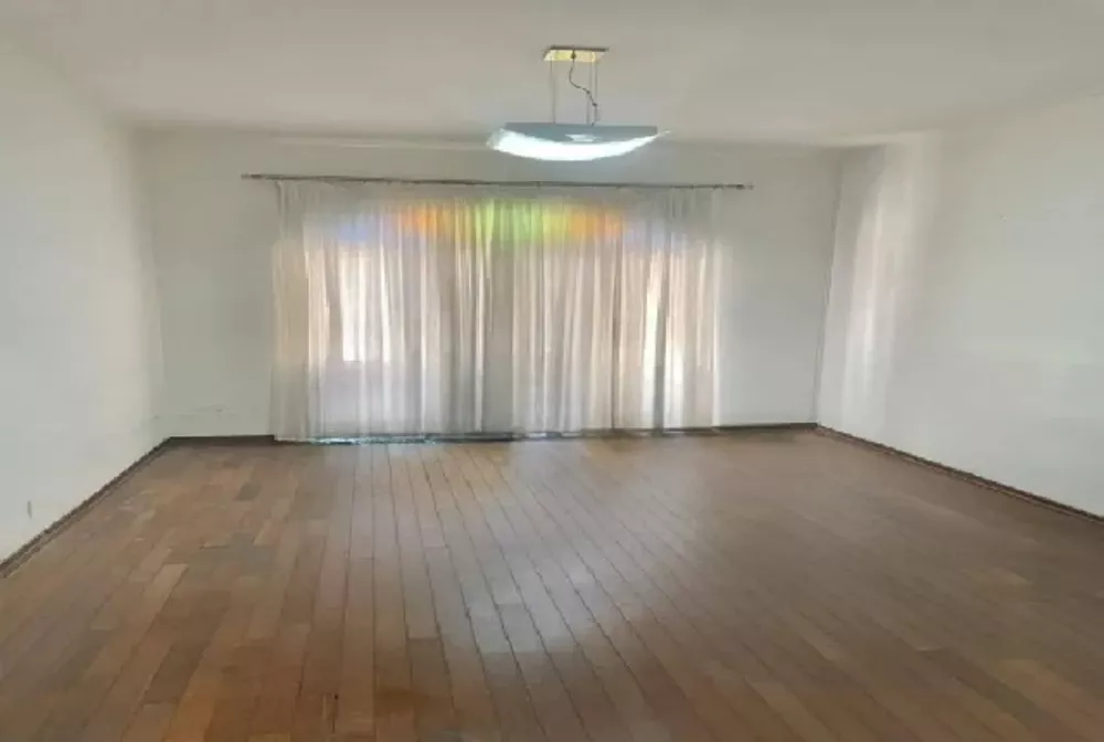 Sobrado à venda com 4 quartos, 300m² - Foto 2