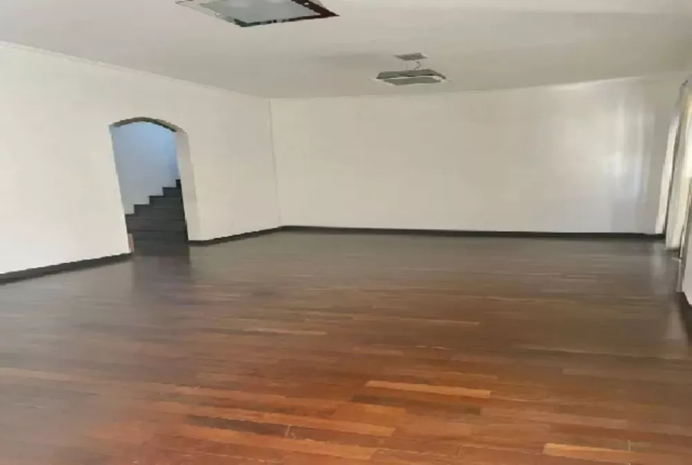 Sobrado à venda com 4 quartos, 300m² - Foto 3