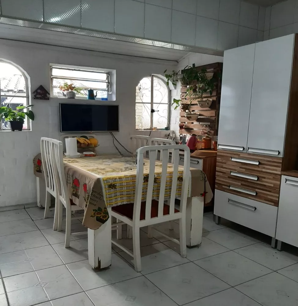 Sobrado à venda com 4 quartos, 180m² - Foto 3