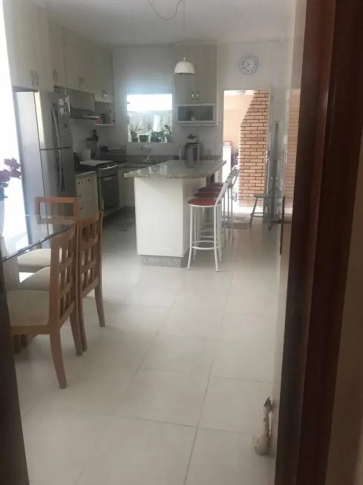 Sobrado, 3 quartos, 210 m² - Foto 2
