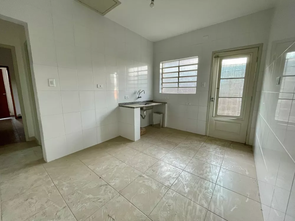 Sobrado à venda com 4 quartos, 250m² - Foto 2