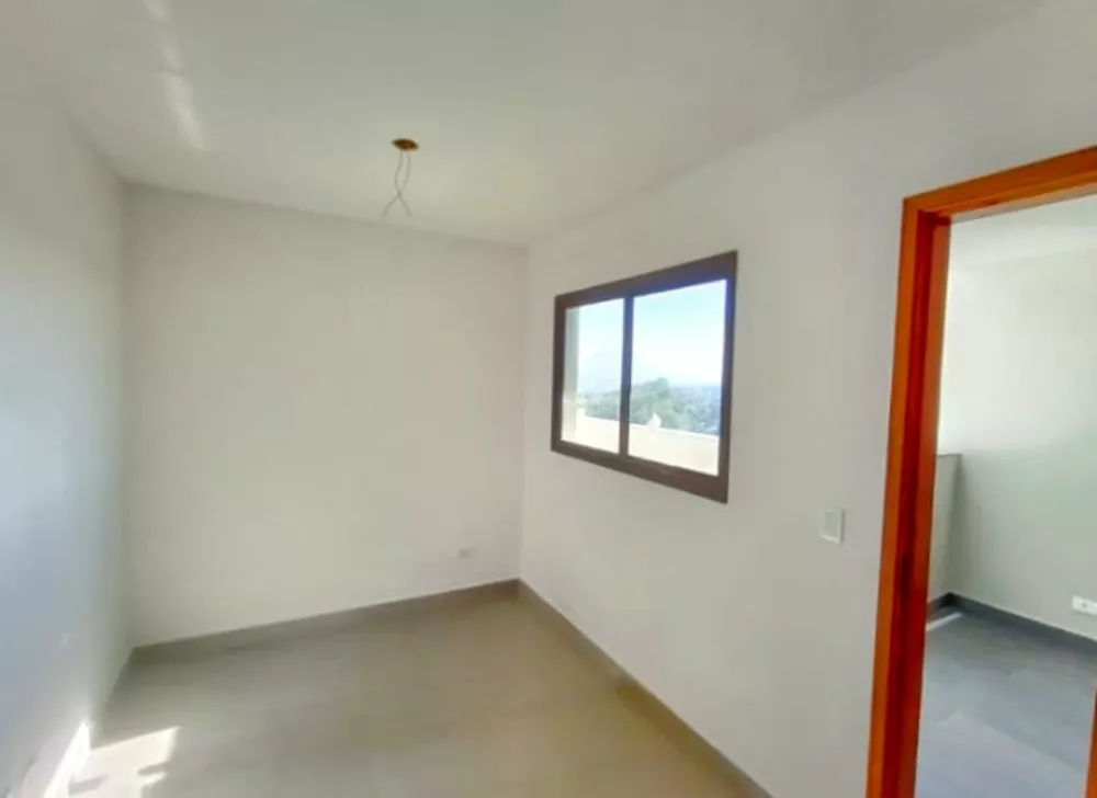 Apartamento à venda com 2 quartos, 37m² - Foto 4