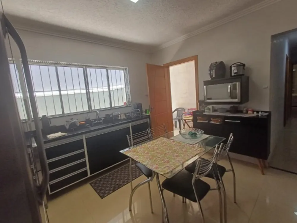 Casa, 4 quartos, 216 m² - Foto 2