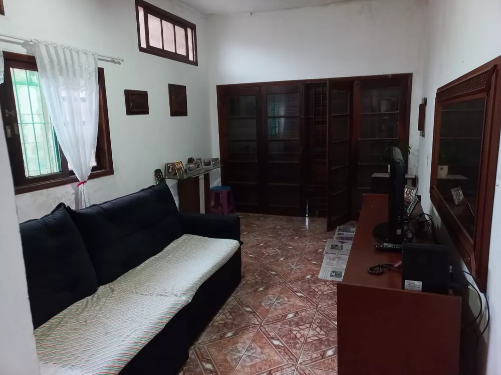 Sobrado à venda com 3 quartos, 219m² - Foto 1