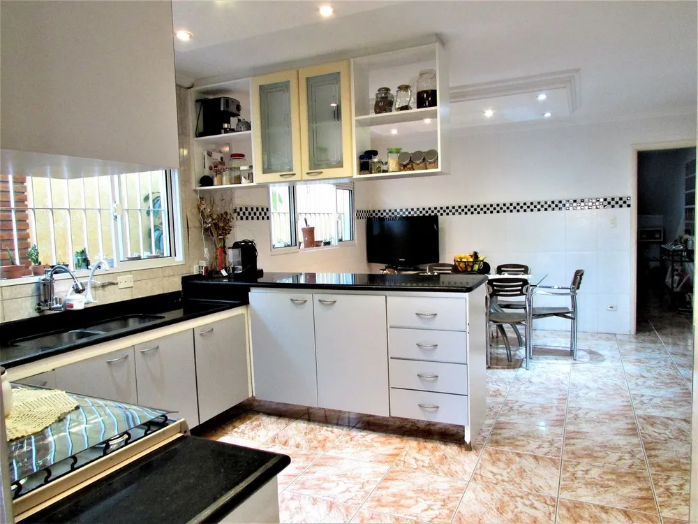 Sobrado, 3 quartos, 290 m² - Foto 1