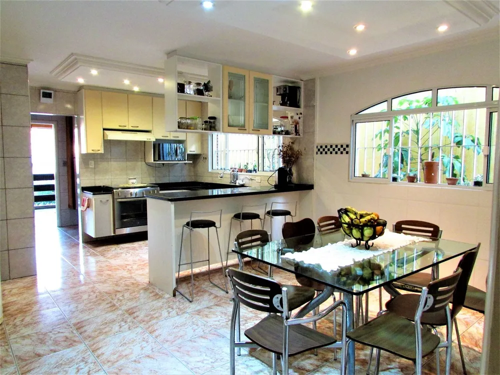 Sobrado, 3 quartos, 290 m² - Foto 2