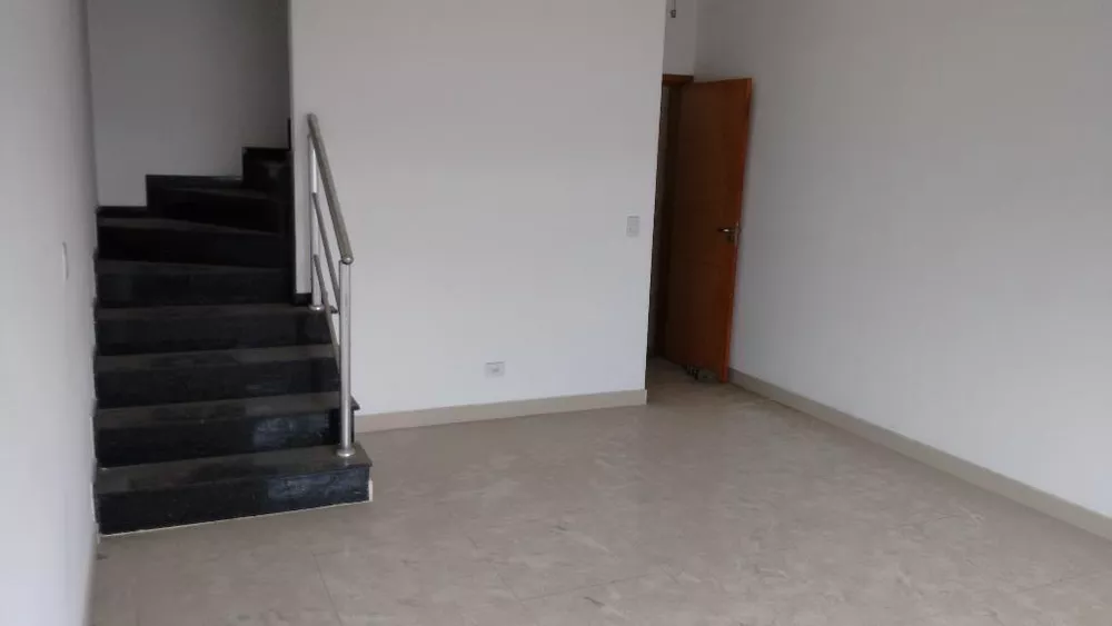 Sobrado à venda com 2 quartos, 140m² - Foto 1