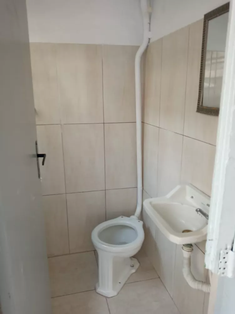 Casa à venda com 9 quartos, 260m² - Foto 3