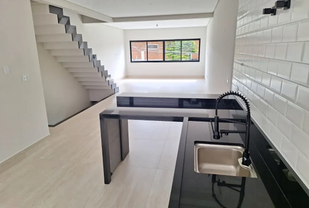 Sobrado, 3 quartos, 210 m² - Foto 1