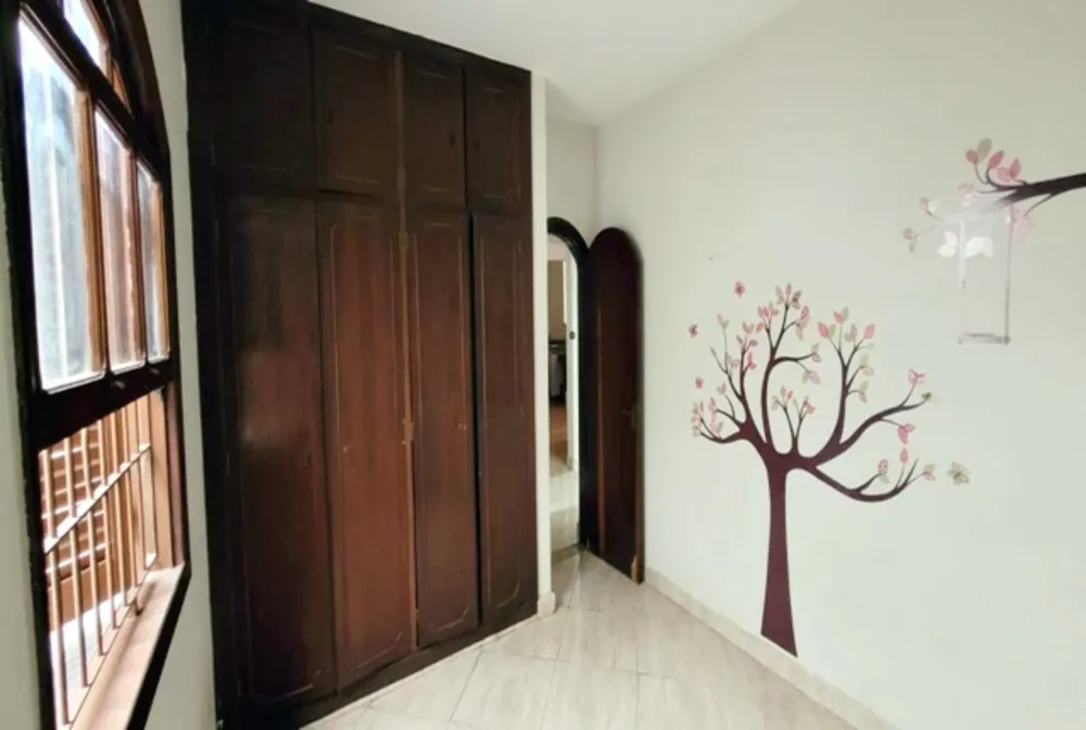 Casa, 4 quartos, 290 m² - Foto 2