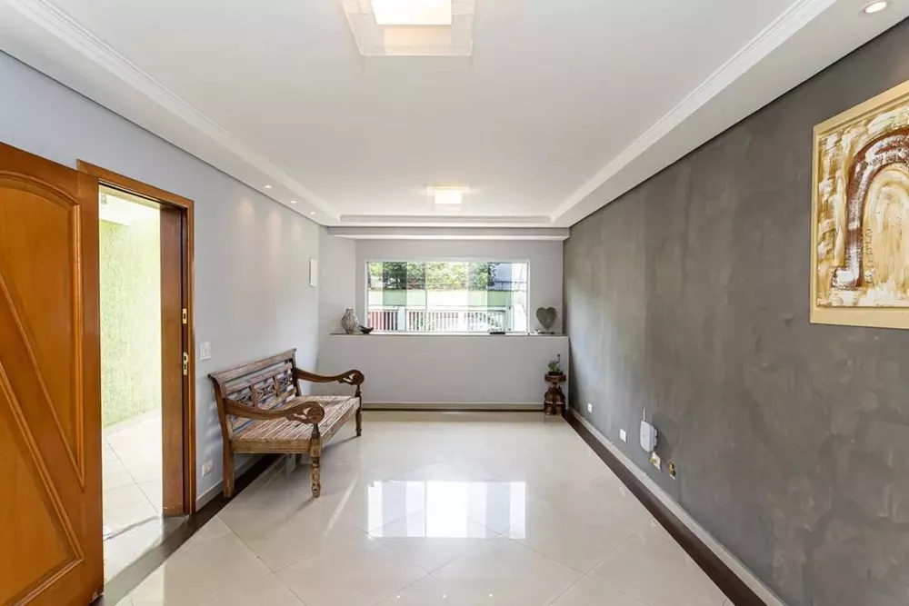 Sobrado à venda com 4 quartos, 200m² - Foto 1