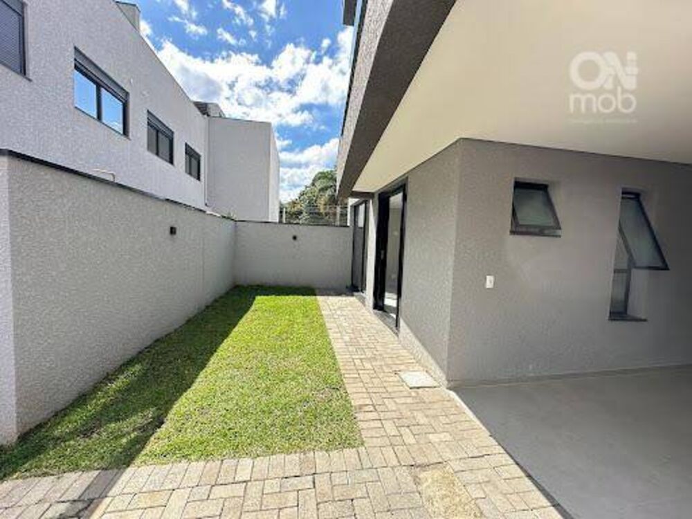 Sobrado à venda com 3 quartos, 184m² - Foto 1