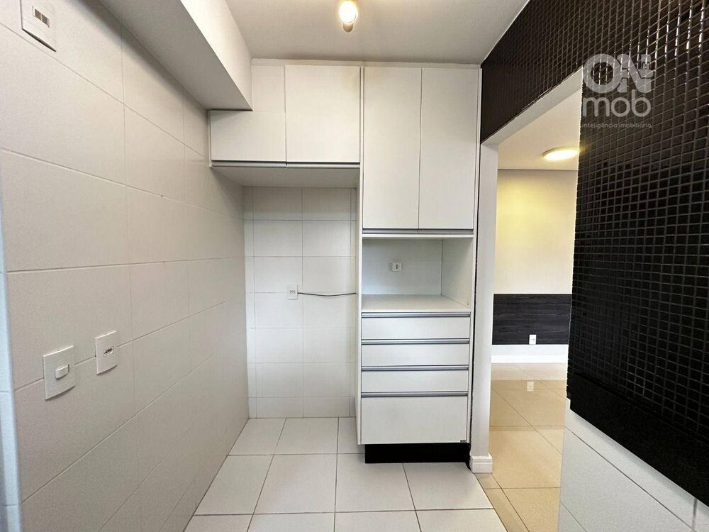 Apartamento à venda com 2 quartos, 66m² - Foto 7
