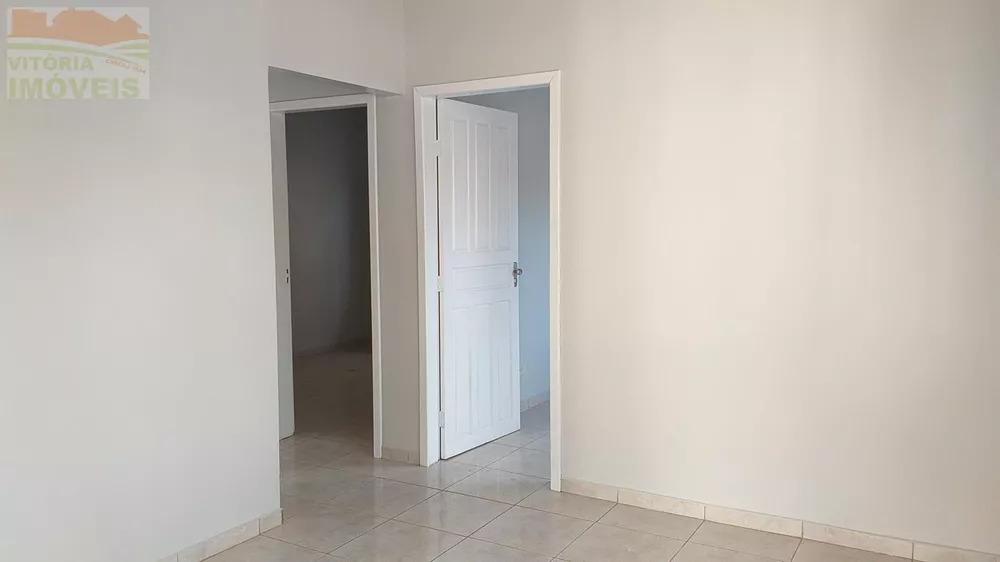 Casa à venda com 3 quartos, 100m² - Foto 4