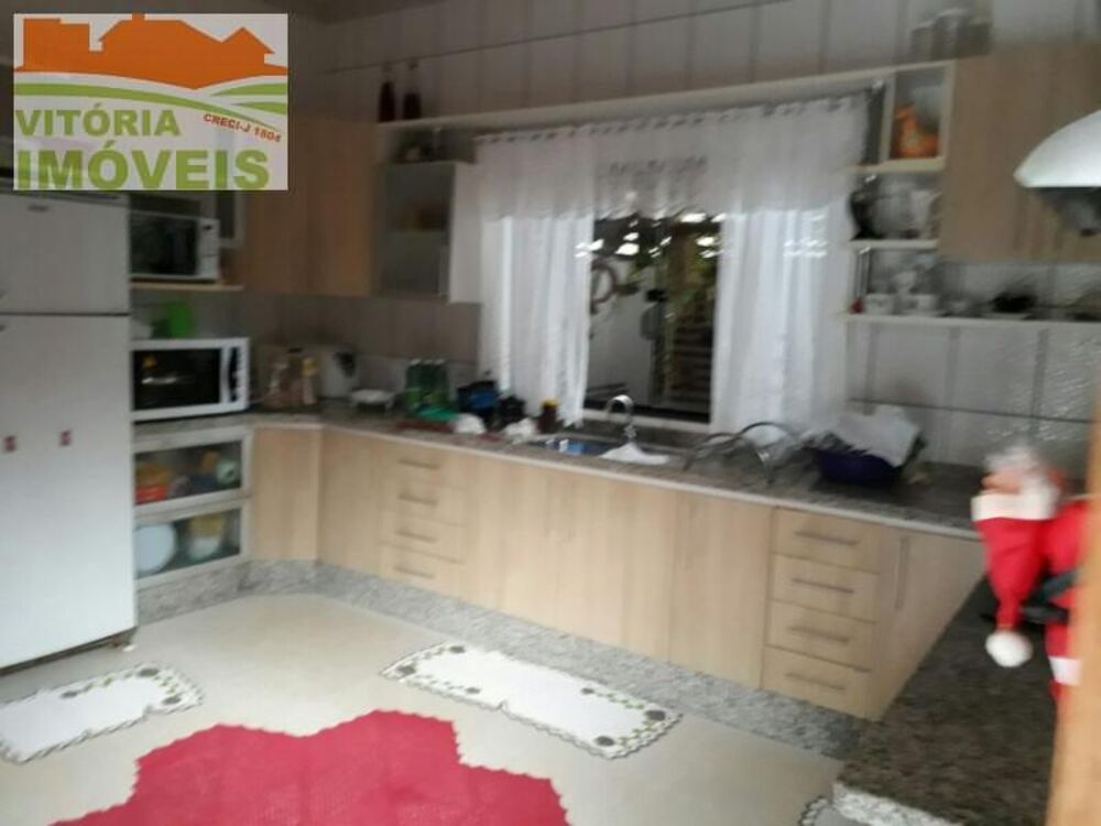 Casa à venda com 3 quartos, 600m² - Foto 4