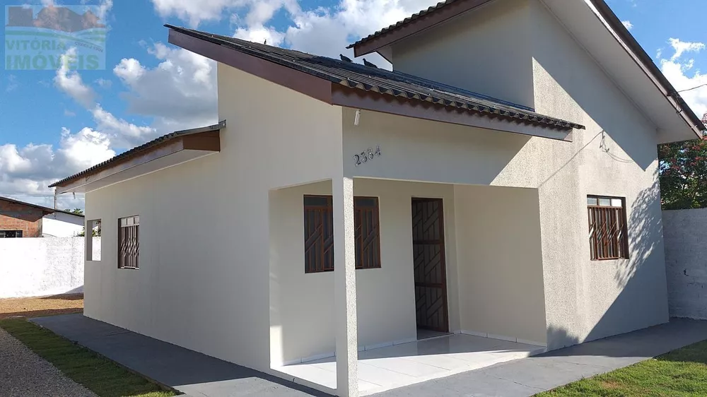 Casa à venda com 3 quartos, 70m² - Foto 4