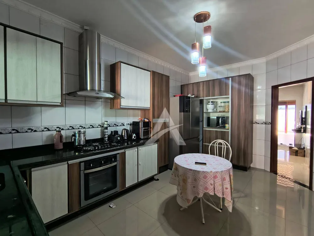 Casa, 3 quartos, 220 m² - Foto 9