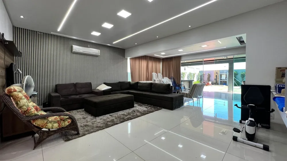 Sobrado, 3 quartos, 296 m² - Foto 1