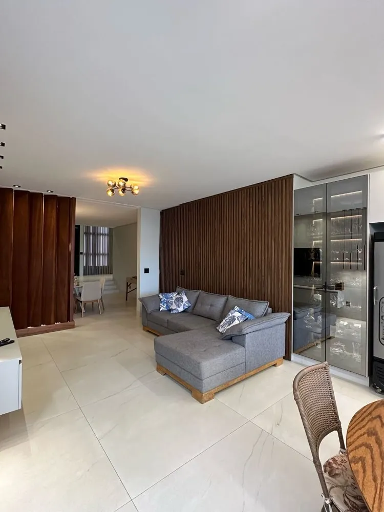 Casa, 3 quartos, 252 m² - Foto 1