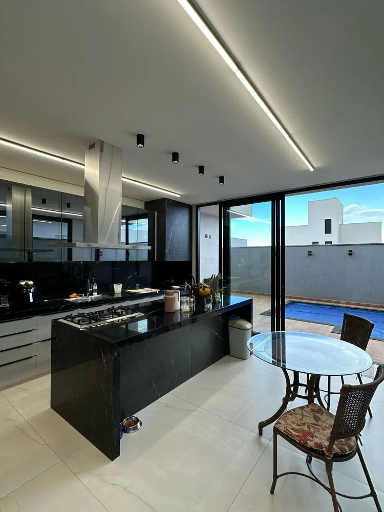 Casa, 3 quartos, 252 m² - Foto 4