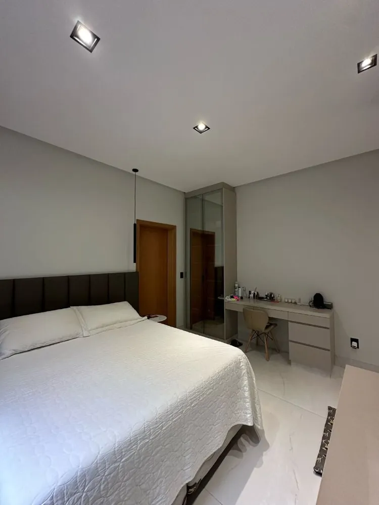Casa, 3 quartos, 252 m² - Foto 8