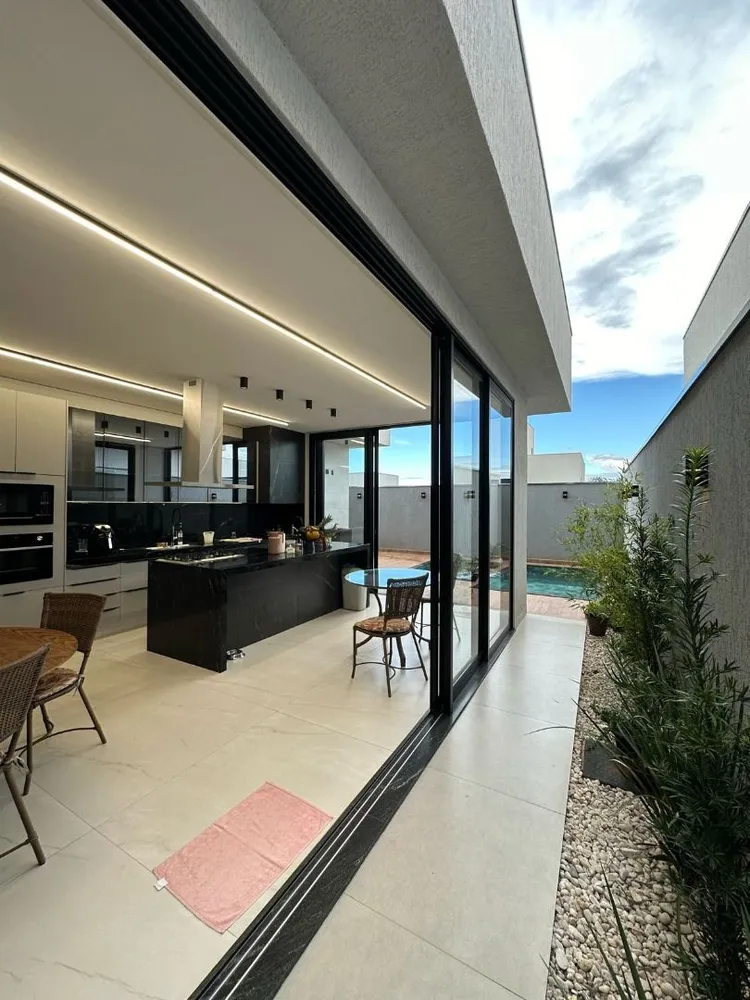 Casa, 3 quartos, 252 m² - Foto 13
