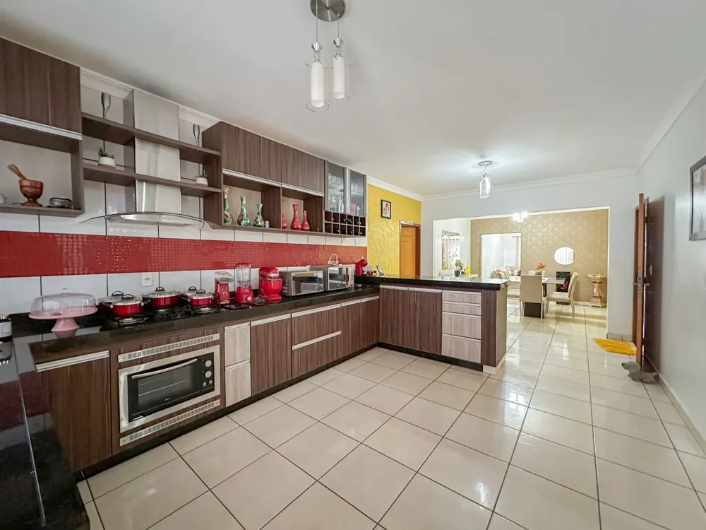 Casa, 3 quartos, 256 m² - Foto 3