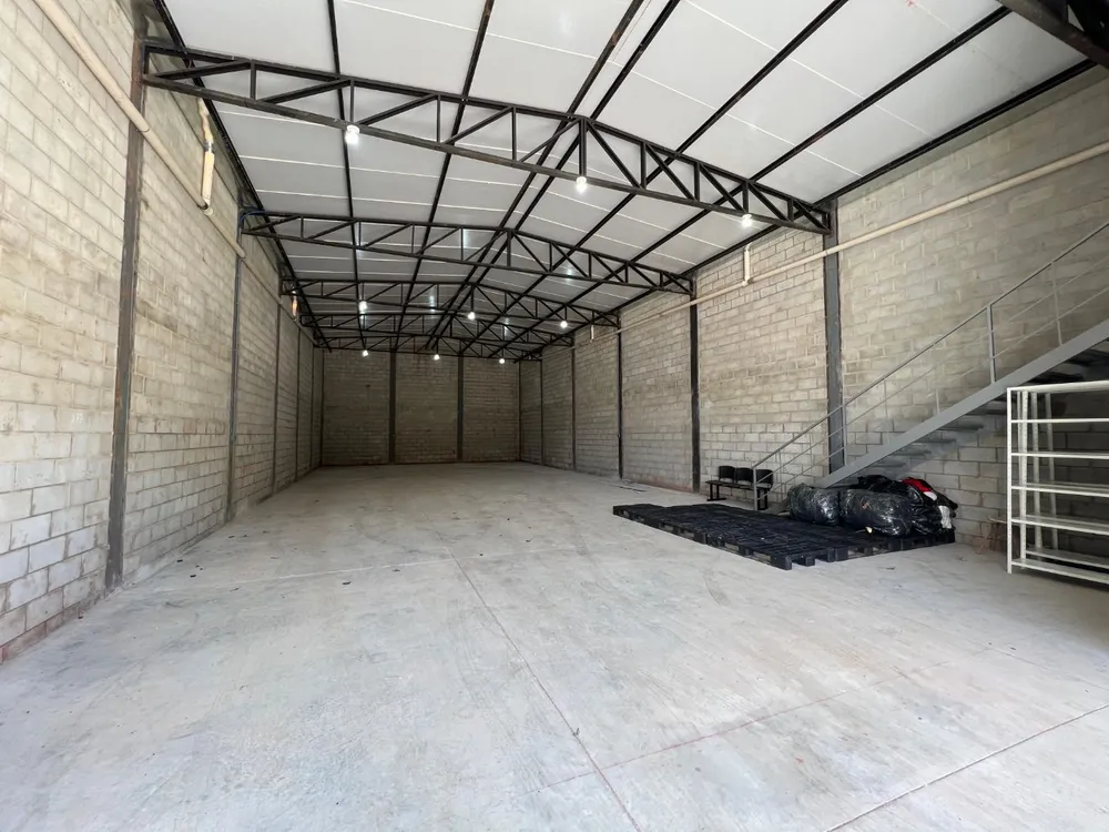 Depósito-Galpão, 297 m² - Foto 1
