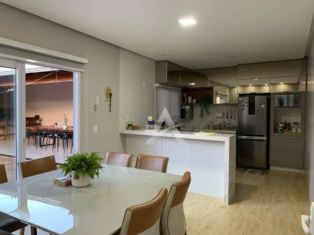 Casa, 3 quartos, 250 m² - Foto 11
