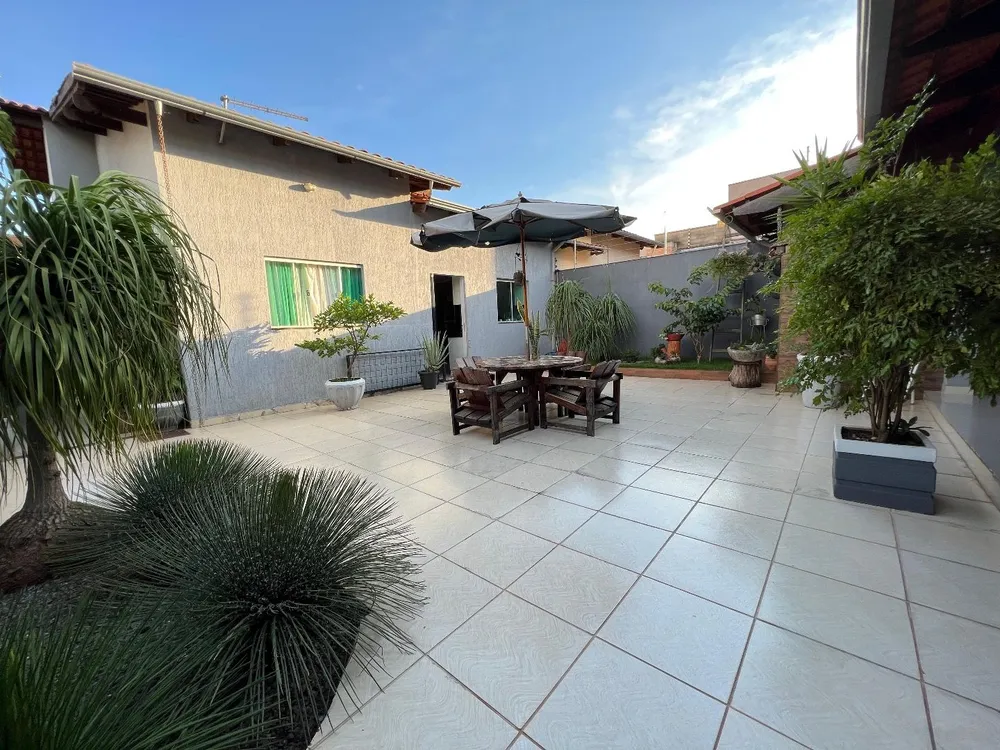 Casa, 4 quartos, 216 m² - Foto 1