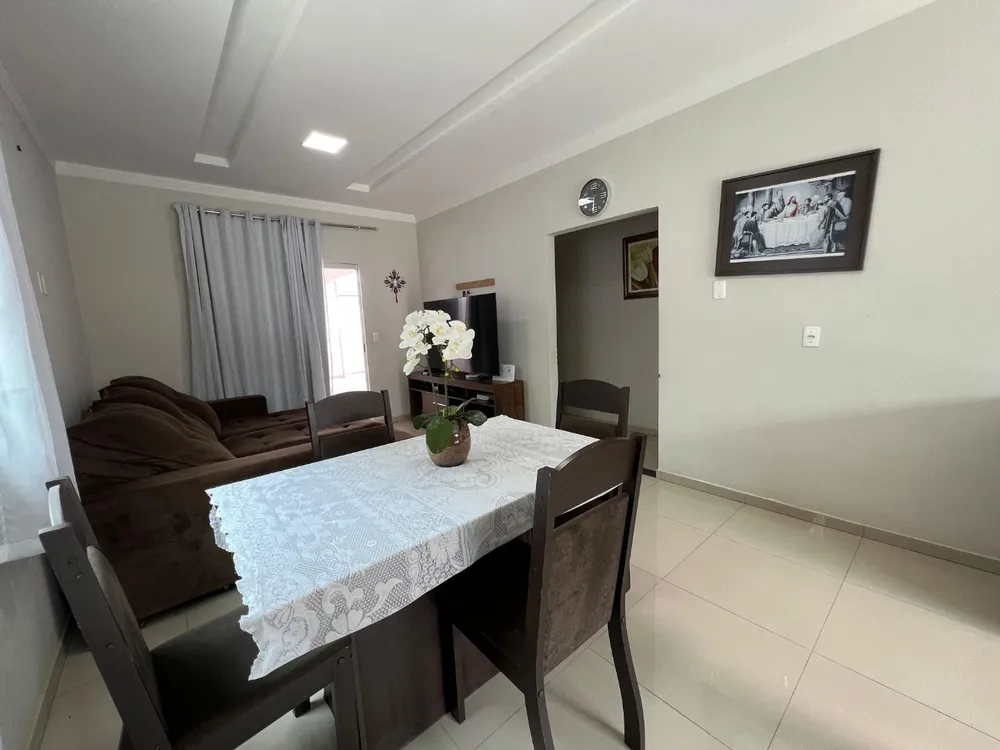 Casa, 3 quartos, 236 m² - Foto 3