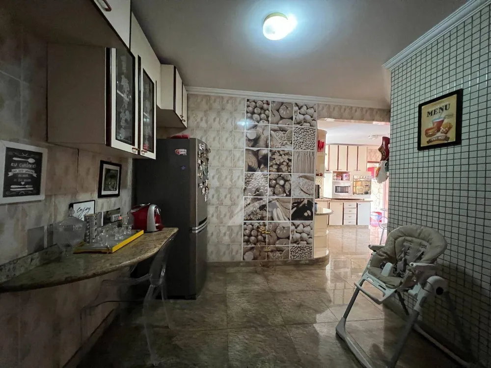 Casa, 4 quartos, 200 m² - Foto 7