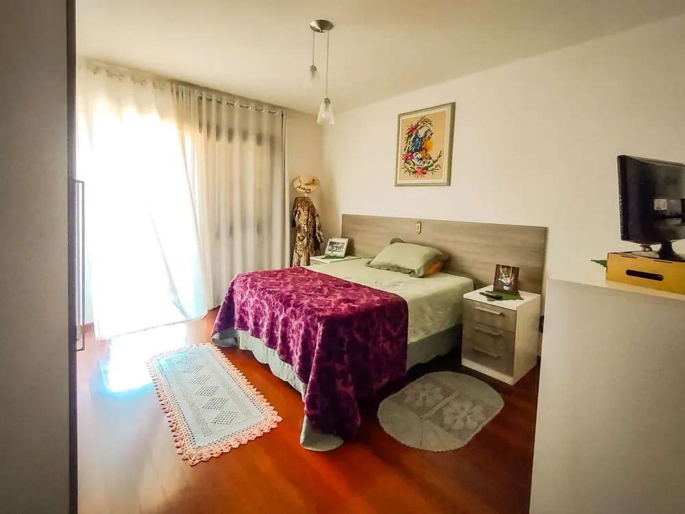 Casa, 3 quartos, 247 m² - Foto 2