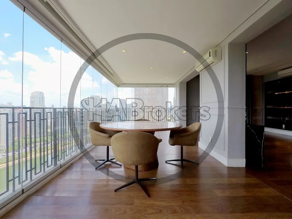 Apartamento, 3 quartos, 237 m² - Foto 1
