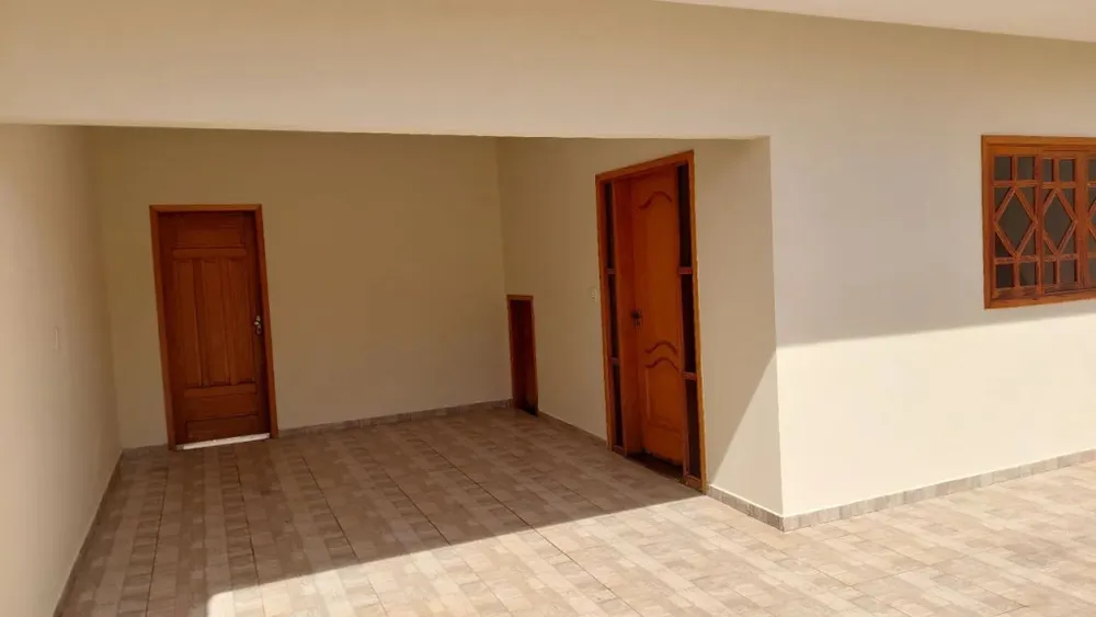 Casa, 3 quartos, 215 m² - Foto 1