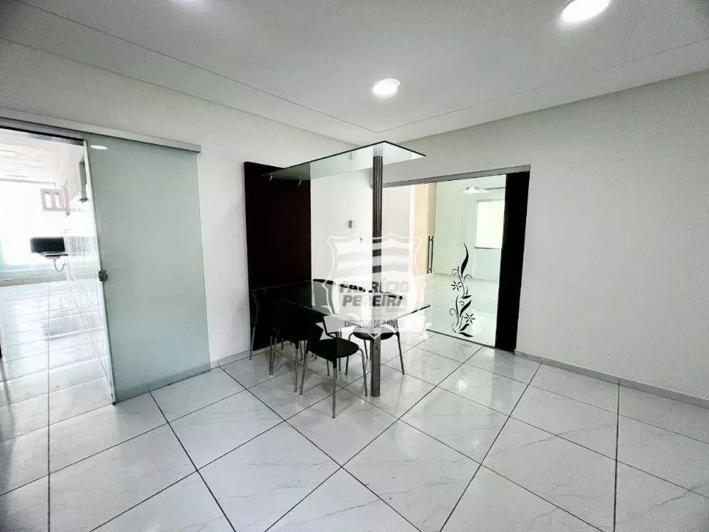 Casa à venda com 3 quartos, 212m² - Foto 13