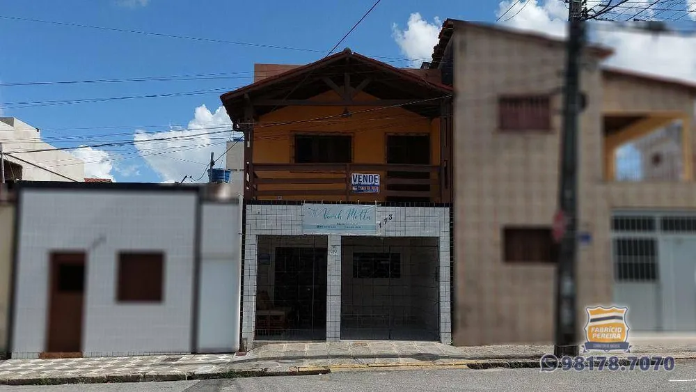 Casa, 4 quartos, 172 m² - Foto 1