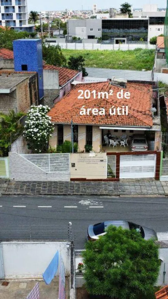 Casa, 3 quartos, 201 m² - Foto 1