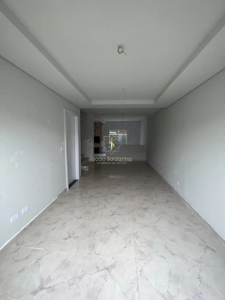 Casa à venda com 3 quartos, 101m² - Foto 4