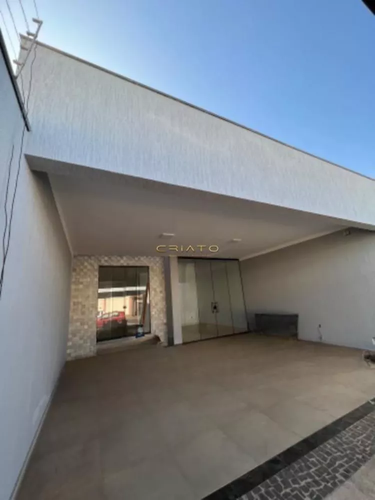 Casa à venda com 3 quartos, 175m² - Foto 1