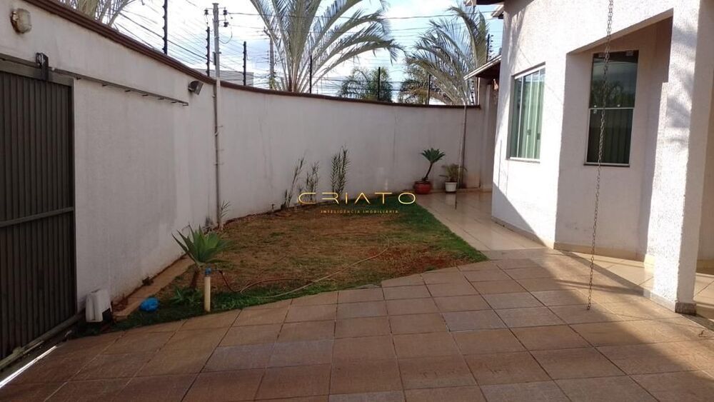 Casa, 4 quartos, 220 m² - Foto 1