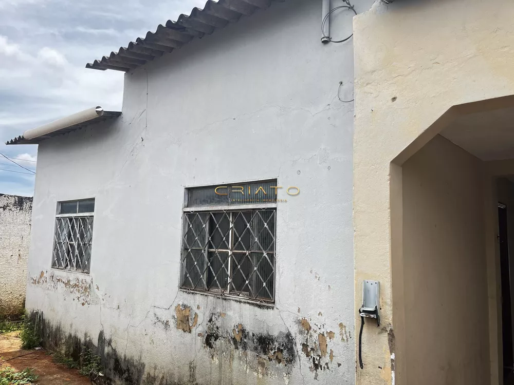 Casa à venda com 2 quartos, 100m² - Foto 2