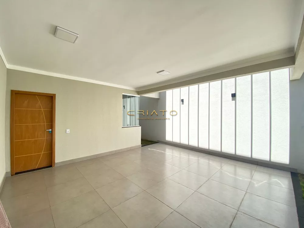 Casa à venda com 3 quartos, 105m² - Foto 1