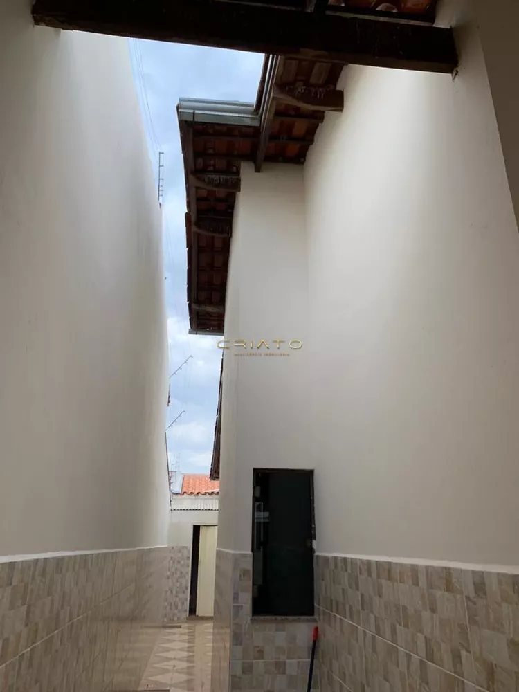 Casa à venda com 3 quartos, 150m² - Foto 4