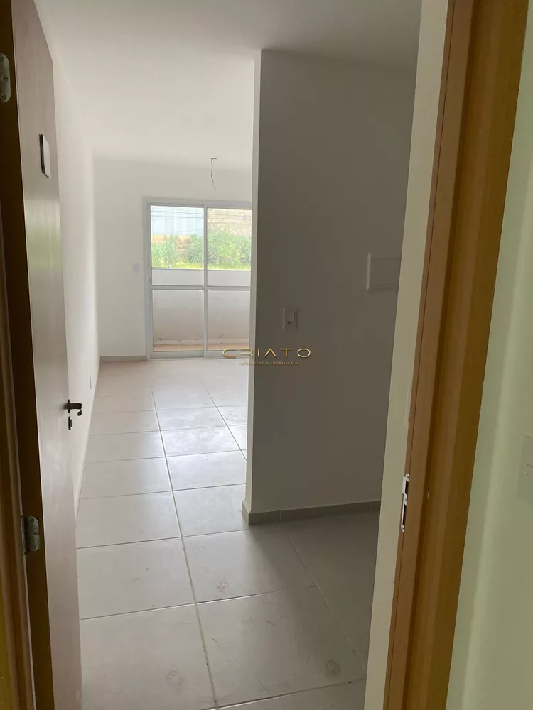 Casa à venda com 3 quartos, 80m² - Foto 4