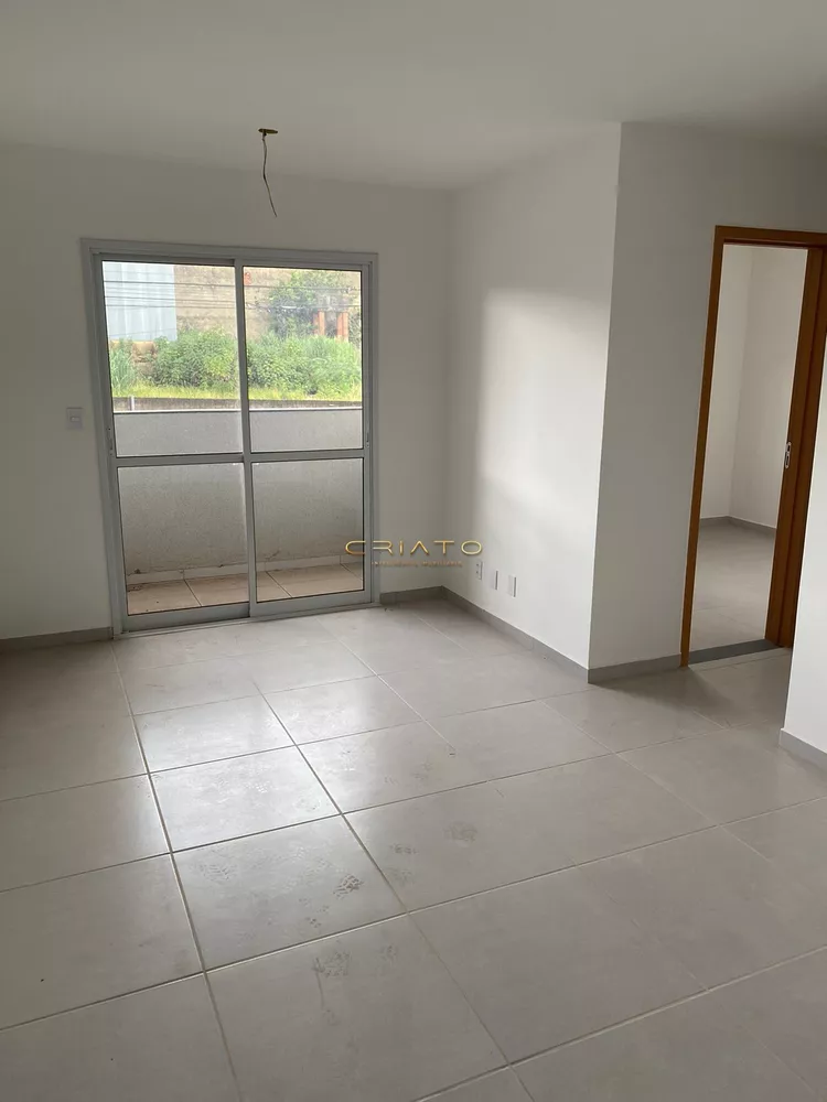 Casa à venda com 3 quartos, 80m² - Foto 1