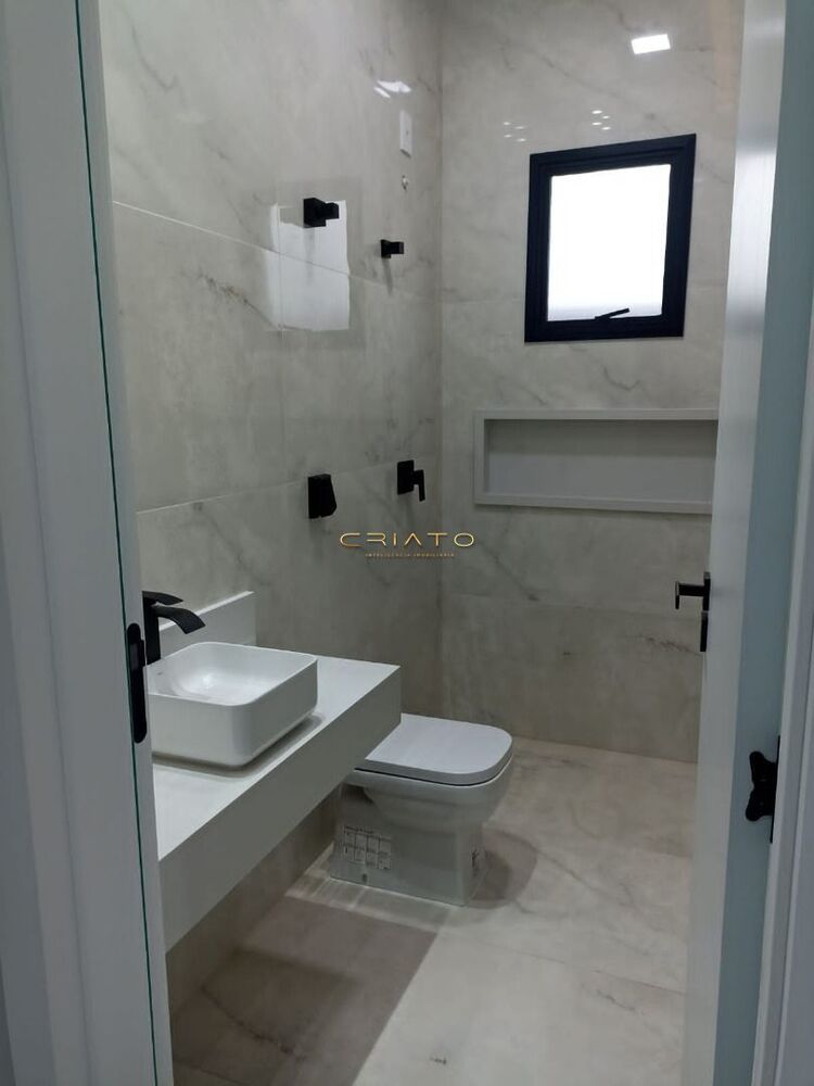 Casa, 3 quartos, 240 m² - Foto 1