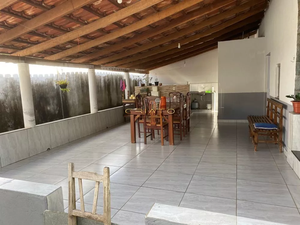 Casa à venda com 2 quartos, 200m² - Foto 2